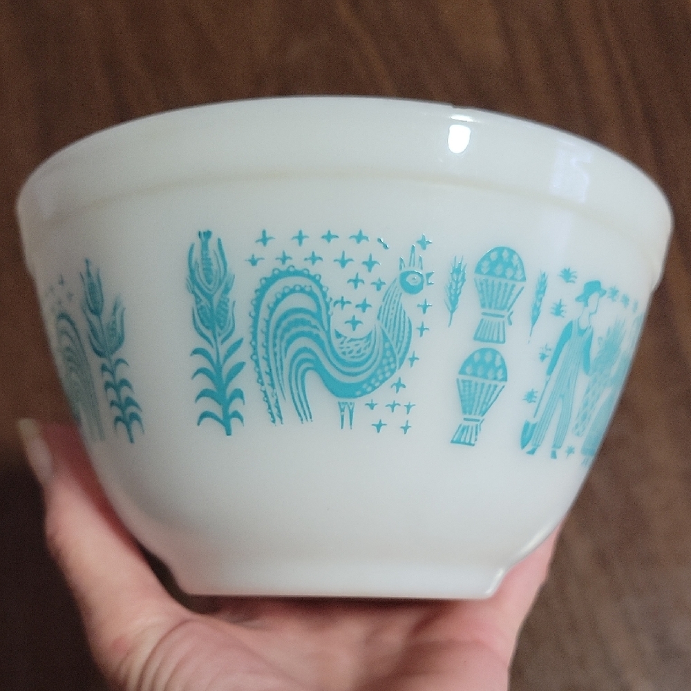 Pyrex Amish Butterprint Bowl #401